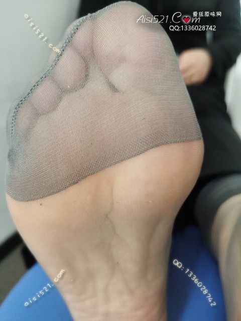 爱丽丝(此活动可指定MM，但袜类随机)——2024年11月份顾客预订导购09性感灰丝原味丝袜|袜类臭短丝袜