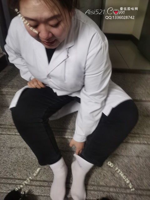 爱丽丝(此活动可指定MM，但袜类随机)——2024年11月份顾客预订珠宝02粉色棉袜原味丝袜|袜类臭棉袜