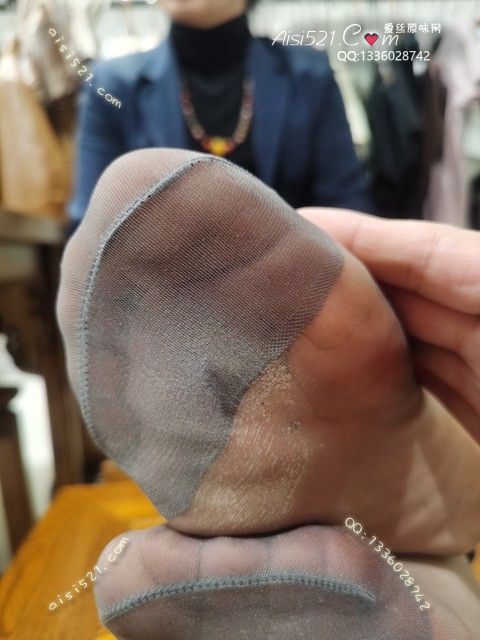 爱丽丝(此活动可指定MM，但袜类随机)——2024年11月份顾客预订导购04汗渍极重重口味灰丝原味丝袜|袜类臭短丝袜