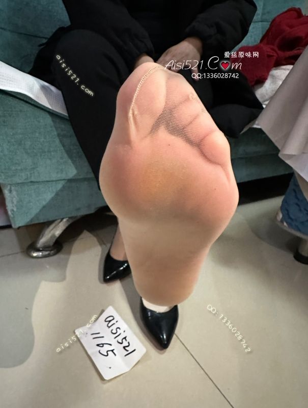 原味丝袜|袜类,臭短丝袜,职场魅力(此活动2双起订，免费拍图)服装店女老板 高冷的御姐，每天穿短丝袜，脚是真的臭，这双肉色鞋子脱掉把我熏住了，带口罩都透过来的酸臭味，喜欢重口的看过来了，抓紧了