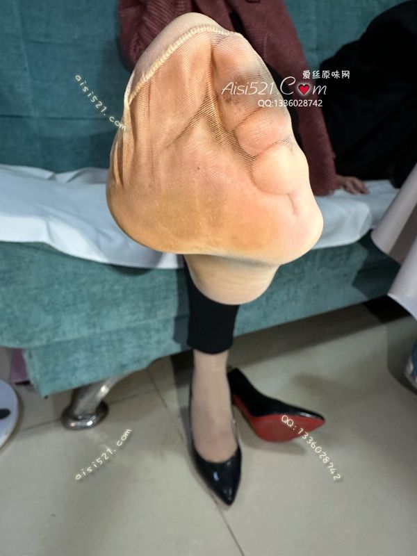 原味丝袜|袜类,臭短丝袜,职场魅力(此活动2双起订，免费拍图)服装店女老板，短肉丝超薄足尖透明，味很浓重酸臭重口，不是一般的臭，属于大汗脚类型，适合重口