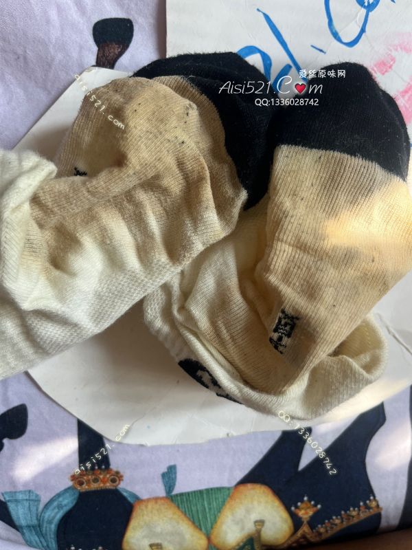 原味丝袜|袜类,臭棉袜,又是一双看痕迹就知道臭爆了的袜子，专治老鼻炎，狗鼻子凑过来