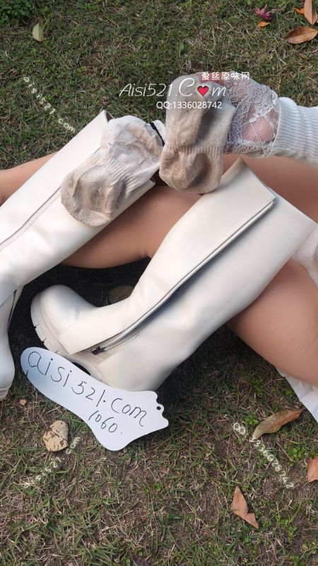 原味丝袜|袜类,臭棉袜,庞臭无比的棉袜因为在这双战靴里穿了五天封靴口躺了三天又复穿两天这气味熏死贱狗一批本王七天每天步行直播走路150000步脚皮脚泥都会滋润在袜底狗子们下单立刻真空发货一双袜子一双靴晚上盖鞋口密封绝对锁味。