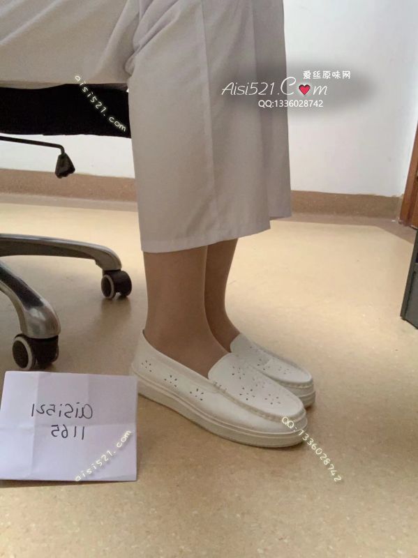 职场魅力(此活动2双起订，免费拍图)护士01mm，上班走路多，目前只接短丝，味道类型重酸臭，带点淡淡的清香原味丝袜|袜类臭短丝袜