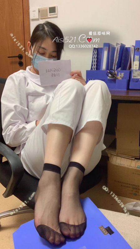 职场魅力(此活动2双起订，免费拍图)护士01mm的黑色酸臭短丝，每天在医院上班，体力劳动较大，基本上搬药品，一层的病房要跑晚上还要值班，走路多加上本身汗脚，味道酸臭无比，带点淡淡幽香，值得入手原味丝袜|袜类臭短丝袜