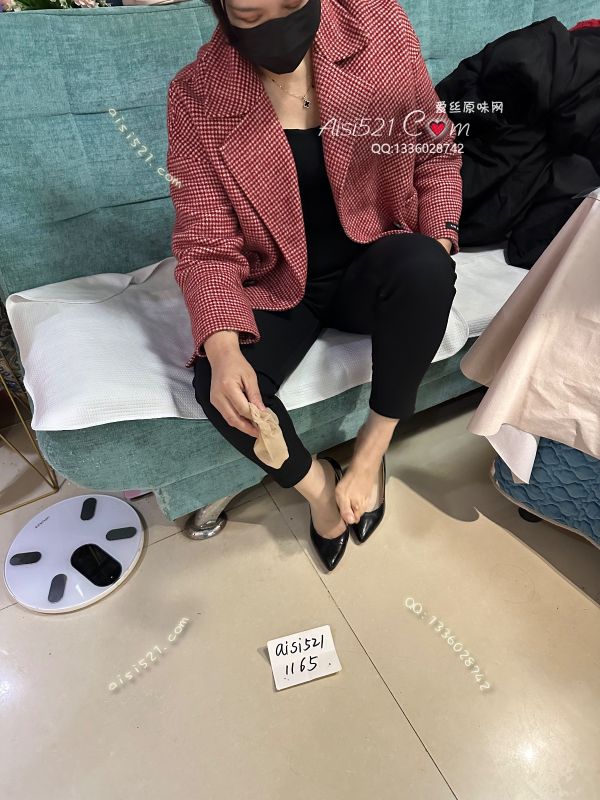 职场魅力(此活动2双起订，免费拍图)服装店女老板，短肉丝超薄足尖透明，味很浓重酸臭重口，不是一般的臭，属于大汗脚类型，适合重口原味丝袜|袜类臭短丝袜