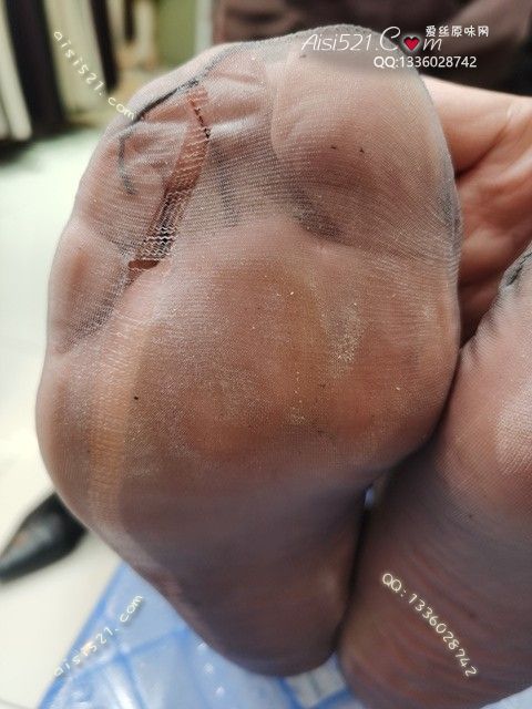 爱丽丝(此活动可指定MM，但袜类随机)——2024年12月份顾客预订导购06美熟女酸臭足尖透明灰丝原味丝袜|袜类臭短丝袜