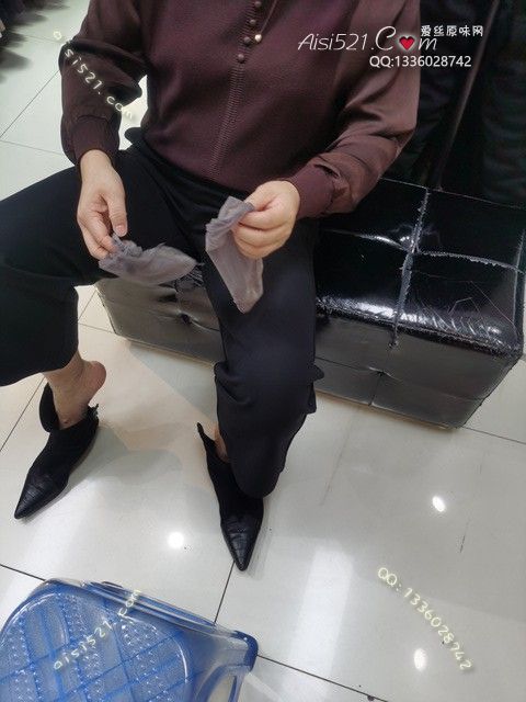 爱丽丝(此活动可指定MM，但袜类随机)——2024年12月份顾客预订导购06美熟女酸臭足尖透明灰丝原味丝袜|袜类臭短丝袜