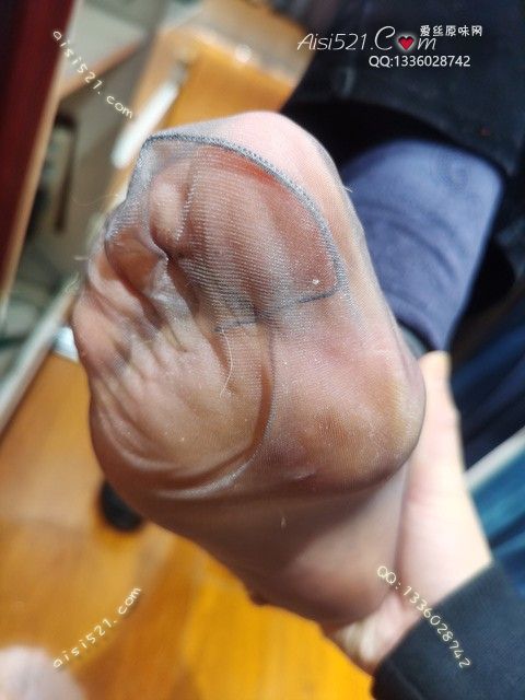 爱丽丝(此活动可指定MM，但袜类随机)——2024年12月份顾客预订导购40足尖透明灰丝原味丝袜|袜类臭短丝袜