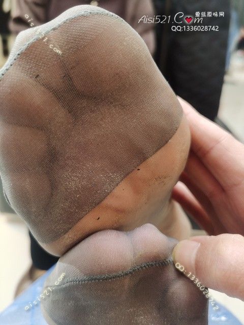 爱丽丝(此活动可指定MM，但袜类随机)——2024年12月份顾客预订导购06美熟女汗渍满满灰丝原味丝袜|袜类臭短丝袜