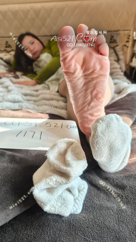 酸臭的白色棉袜，痕迹明显来贴近了闻更有感觉原味丝袜|袜类臭棉袜