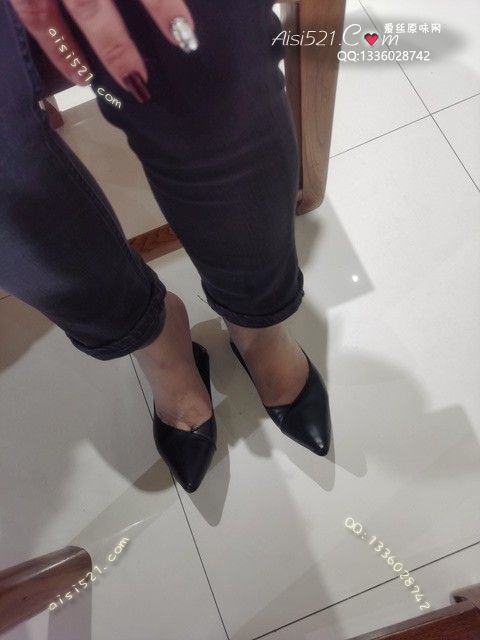 爱丽丝(此活动可指定MM，但袜类随机)——2025年01月份顾客预订导购04灰丝原味丝袜|袜类臭短丝袜