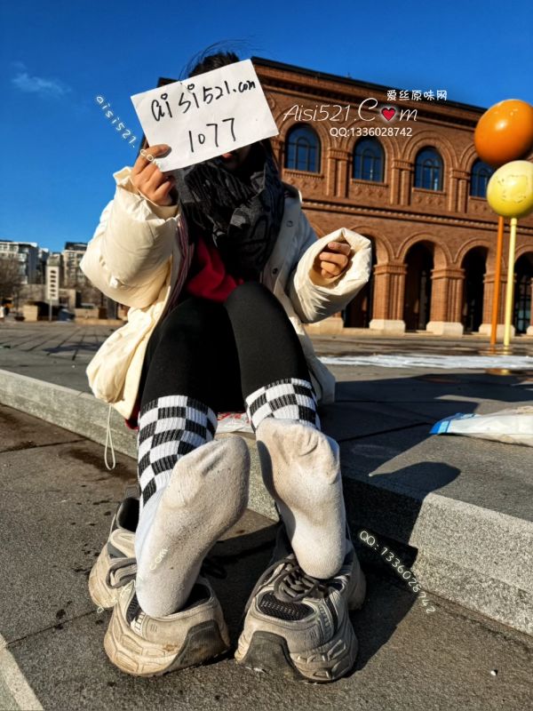 原味丝袜|袜类,臭棉袜,要命臭、格子雪天外拍～太冷了冻死差点…那也阻挡不了袜子味道儿…