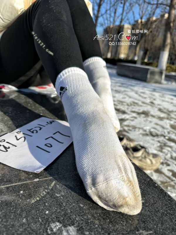 原味丝袜|袜类,臭棉袜,“酸臭～阿迪白棉袜，”硬让我生生大汉脚穿发光发臭了了