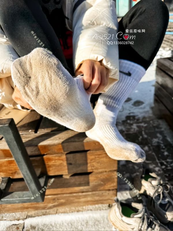 原味丝袜|袜类,臭棉袜,恶臭到极致的（厚款）耐克来了～这双穿的太不容易了…必须坚持每天每时每刻都在穿它才行！穿到恶臭程度也是绝了我