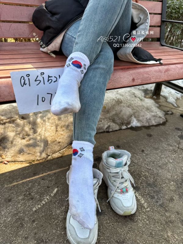 原味丝袜|袜类,臭棉袜,百分百*要命臭【韩版白棉袜】特别白啊穿成这么样儿、我也真服我自己了