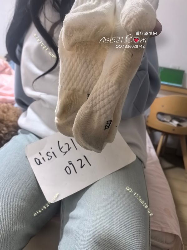 10天的超级恶臭棉袜汗渍慢慢脚底黏还是湿的原味丝袜|袜类臭棉袜