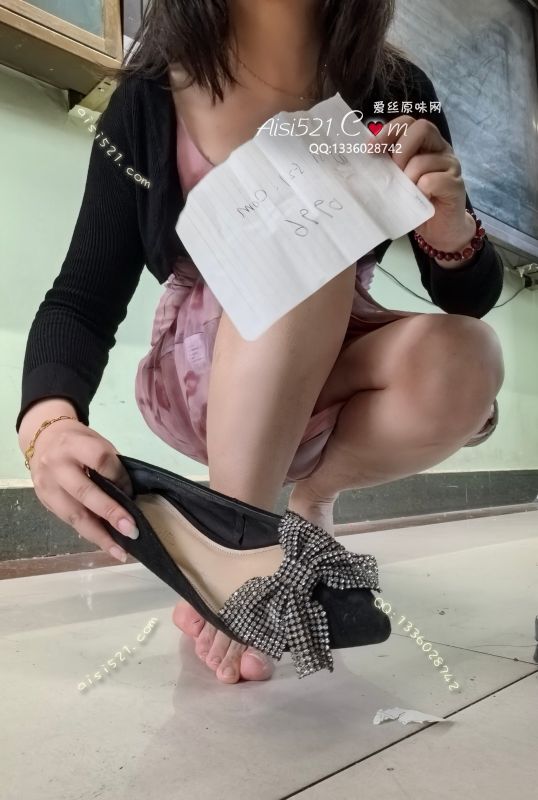 上班通勤穿的工作鞋，光脚穿的，汗脚！好多汗好多脚泥！请回去当饭盒吧！！原味女鞋|鞋类休闲平底