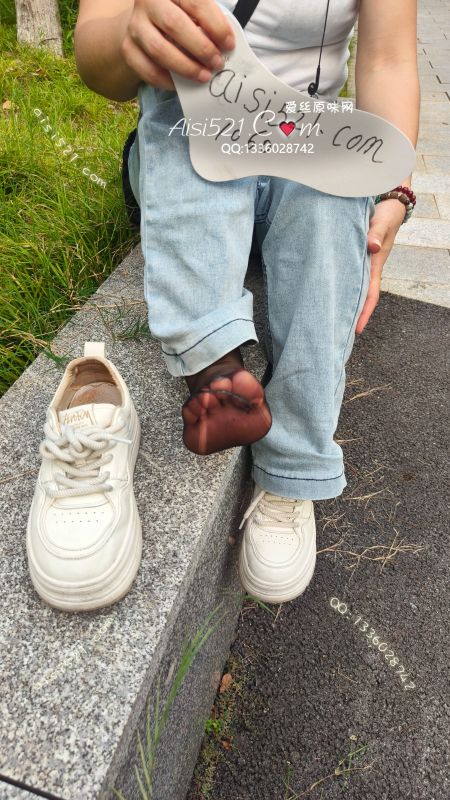 原味丝袜|袜类,臭短丝袜,顶级过肺庞臭酸爽黑丝短袜，脚尖透明性感好用，特别是套在狗懒子上，抹擦感更好，一直放在鼻子上，完美组合，赶紧下单趁新鲜发货。真空包装。