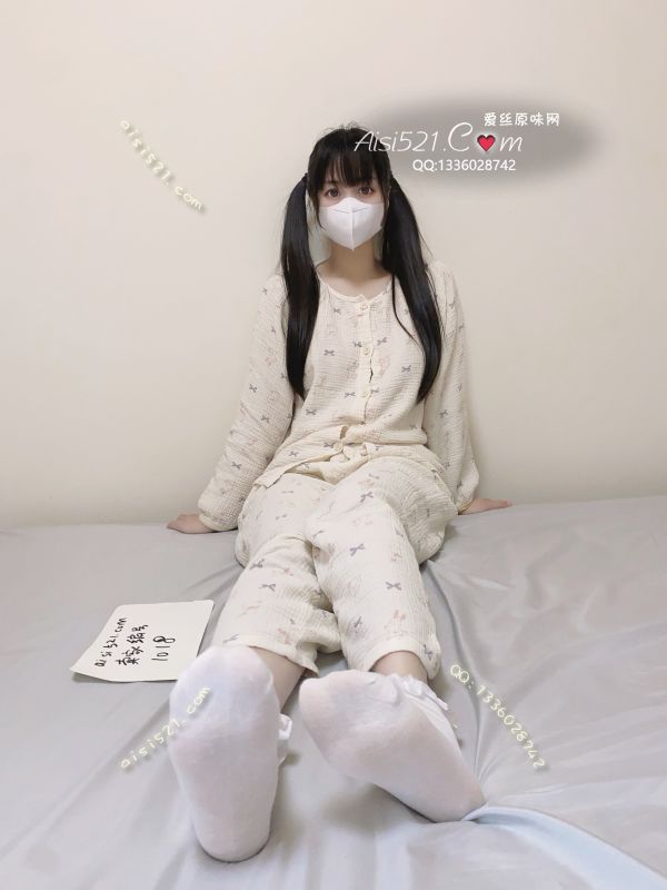 平时穿小皮鞋就穿这个纯欲花边小白袜闷出的味道特别上头，想不想趴下来闻闻呢原味丝袜|袜类臭棉袜