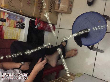 原味丝袜|袜类,臭短丝袜,致命臭(此活动MM随机，不能指定)——2015年10月初旬顾客订购致命臭活动MM（黑丝高跟）现收足底实拍，不可选择MM，免费附带无水印高清收购足底实拍图。