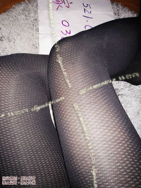 蜂窝状镂空黑色连裤袜,脚的味道太浓。原味丝袜|袜类臭连裤袜