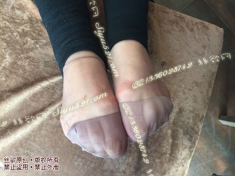 原味丝袜|袜类,臭短丝袜,致命臭(此活动MM随机，不能指定)——2015年11月中旬顾客订购致命臭活动MM（咖啡丝熟女sao丝）现收足底实拍，不可选择MM，免费附带无水印高清收购足底实拍图。