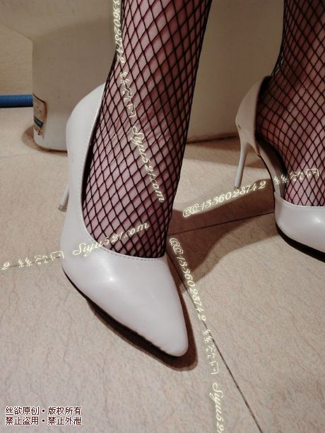 白色红底性感高跟原味女鞋|鞋类高中短跟