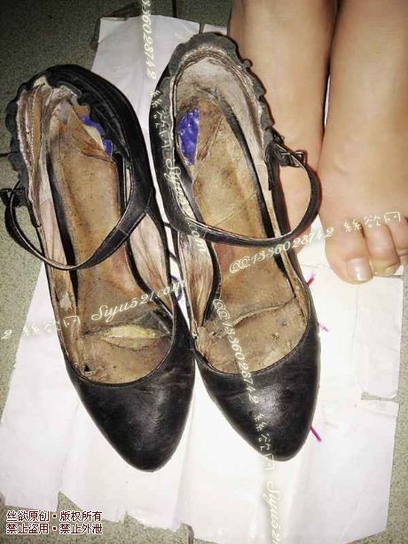 原味女鞋|鞋类,高中短跟,味道很重的黑色高跟