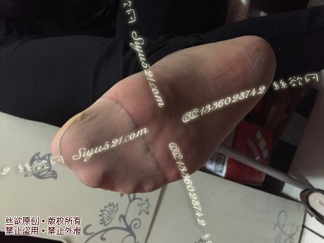 原味丝袜|袜类,臭短丝袜,爱丽丝（本土的BYD）——2016年4月下旬顾客订购化妆品MM工作丝袜（化妆品MM-浓酸臭肉丝），此活动免费拍摄打包图