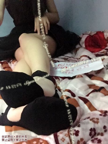 原味丝袜|袜类,臭短丝袜,魔女尊尊的私服搭配的黑袜，拥有让小哥哥们拜倒裙下的魔力…~