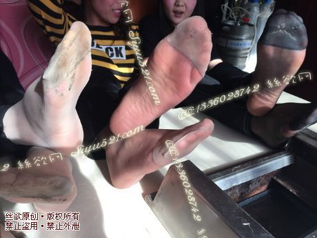 原味丝袜|袜类,臭短丝袜,群丝荟萃(此活动可指定MM，但袜类随机)——2016-5月中旬顾客订购(烤肉店3妹妹-味道不同的臭丝脚)收购现脱实拍打包图，此活动免费拍摄打包图