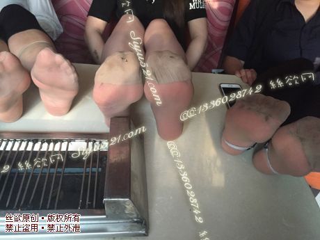 原味丝袜|袜类,臭短丝袜,群丝荟萃(此活动可指定MM，但袜类随机)——2016-6月初旬顾客订购(烤肉三妹妹肉丝脚)收购现脱实拍打包图，此活动免费拍摄打包图
