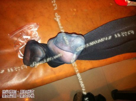 原味丝袜|袜类,臭短丝袜,致命臭(此活动MM随机，不能指定)——2014-3-9日顾客订购烤肉店01妹妹工作丝袜现收足底实拍（黑丝），不可选择MM，免费附带无水印高清收购足底实拍图。