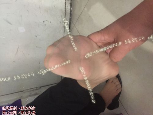 原味丝袜|袜类,臭短丝袜,爱丽丝（本土的BYD）——2016年10月初旬赠送顾客奢店店长工作丝袜（赠送-奢店店长-肉丝），此活动免费拍摄打包图可1双