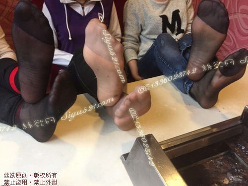 原味丝袜|袜类,臭短丝袜,群丝荟萃(此活动可指定MM，但袜类随机)——2016-10月初旬顾客订购(烤肉店3妹妹味道不同的丝袜)收购现脱实拍打包图，此活动免费拍摄打包图