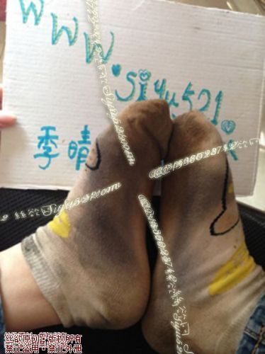 原味丝袜|袜类,臭棉袜,主人穿足一个月的极致重口味棉袜把你熏倒在主人的黑色尖头超高跟的长靴