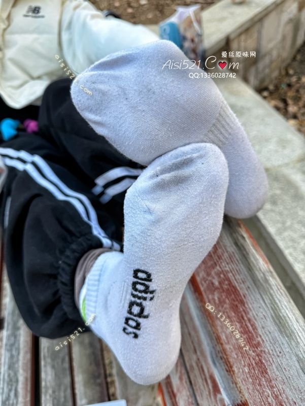 原味丝袜|袜类,臭棉袜,阿迪得瑟～白棉袜酸臭系列、还等什么、汗水浸透了整个袜子～全是球球，这双真是洗了再穿，穿了又洗，反反复复出的精品