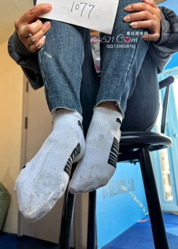 原味丝袜|袜类,臭棉袜,酸臭～极强重口味的来！彪马白棉袜～起球味道极棒儿、闻所未闻过的味道…，I立马现在起来！～不会犹豫