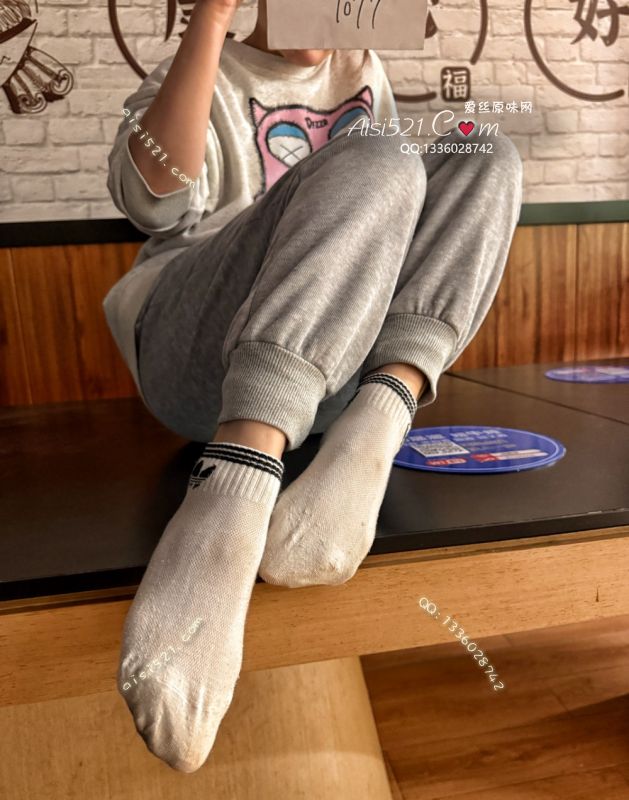 原味丝袜|袜类,臭棉袜,致命臭『三叶草白棉袜』穿了两周多的小棉袜至今已经无人能敌了、臭味满袜！