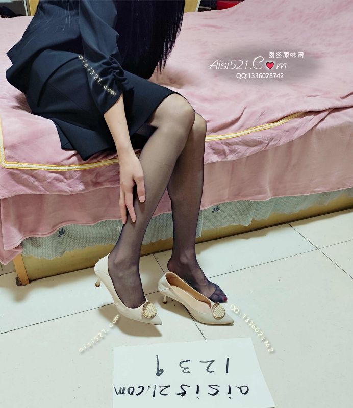 米黄色高跟鞋，如同皮肤颜色与丝袜融为一体，配合享受更刺激，贱狗还等什么啊原味女鞋|鞋类高中短跟