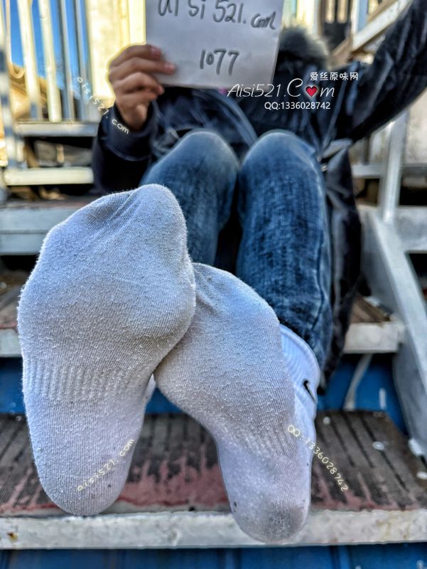 原味丝袜|袜类,臭棉袜,原味极臭“耐克”小年新品上市啦～主人穿了好久才穿成这样的很费时间的快得到它吧
