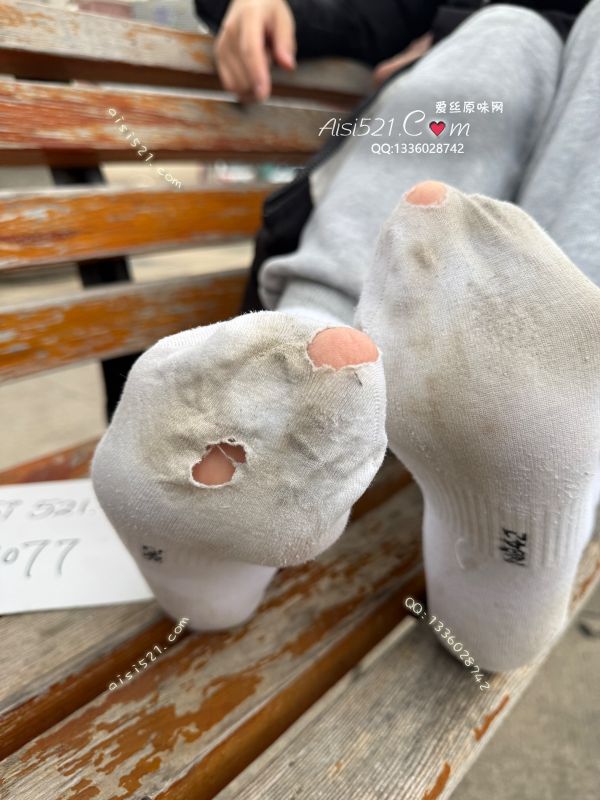 原味丝袜|袜类,臭棉袜,嗷嗷无敌臭“阿迪生活白棉袜”要命臭…熏到飞起真要命啊哈哈哈