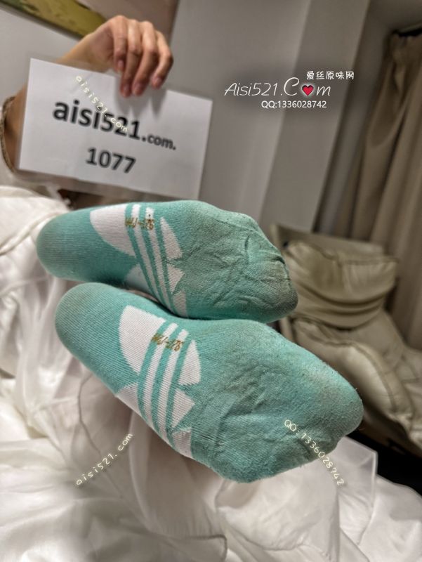 恶臭“三叶草绿色棉袜”去旅行穿了半个月走出来的效果～很明显原味丝袜|袜类臭棉袜