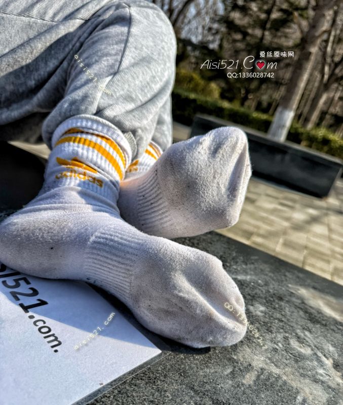 酸臭、长款『三叶草白棉袜』去旅行游玩了半个多月净穿它了～明显穿的起球酸臭味儿溢出来～原味丝袜|袜类臭棉袜