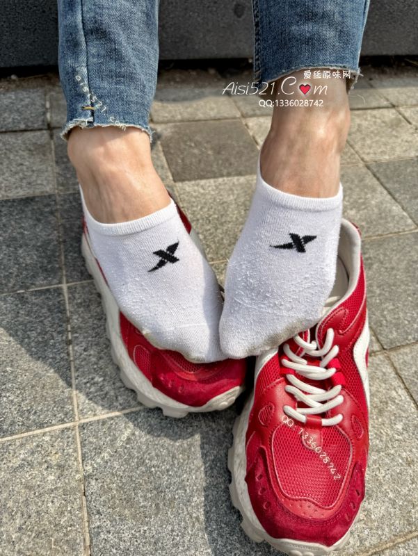 酸臭《”特步白棉袜要命臭”》仅此一双.新品出炉啦快抢吧！～原味丝袜|袜类臭棉袜