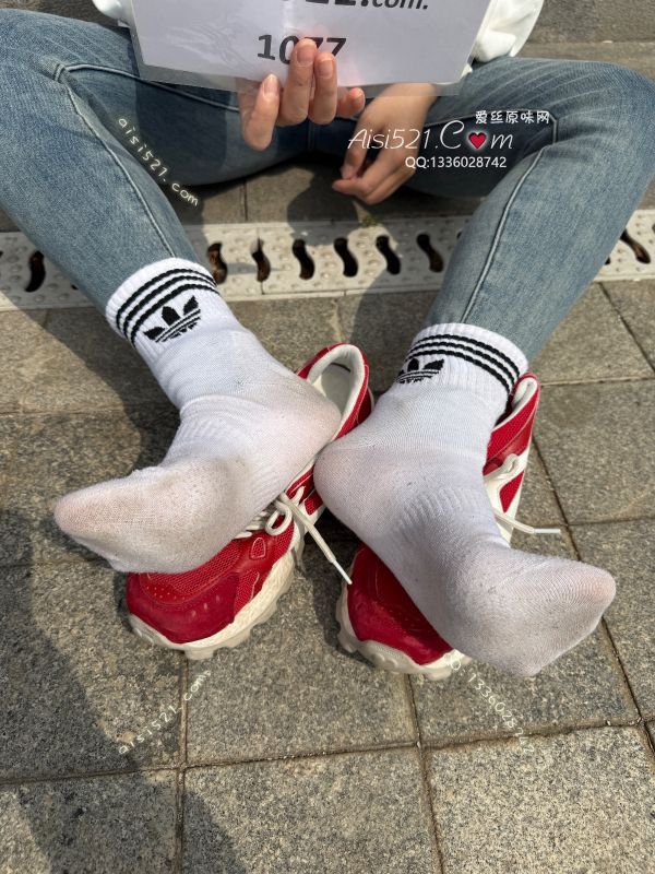 酸臭‘三叶草黑色白棉袜’’这味道太上头了、让人难以忘记的感觉…挥之不去…原味丝袜|袜类臭棉袜