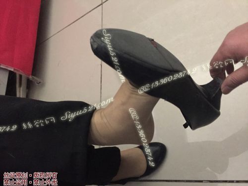 原味丝袜|袜类,臭短丝袜,致命臭(此活动MM随机，不能指定)——2017年2月下旬顾客订购致命臭活动MM（肉丝）现收足底实拍，不可选择MM，免费附带无水印高清收购足底实拍图。