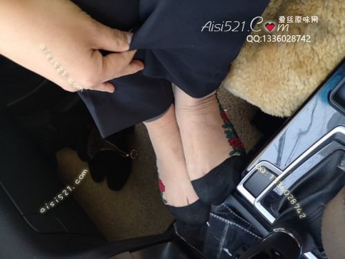 原味丝袜|袜类,臭短丝袜,致命臭(此活动MM随机，不能指定)——2018年12月初中旬顾客【双11买2赠1活动已结束挤压订单】订购（甜点店长-脚臭卡通丝）现收足底实拍