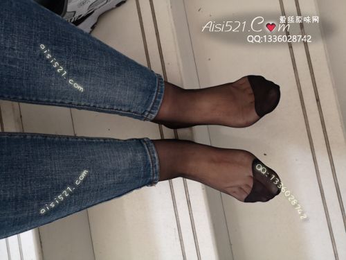 原味丝袜|袜类,臭短丝袜,致命臭(此活动MM随机，不能指定)——2019年1月下旬顾客订购（珠宝02美女-臭脚黑丝）现收足底实拍